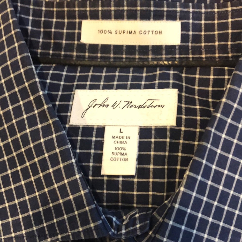 Button down - Picture 3 of 3